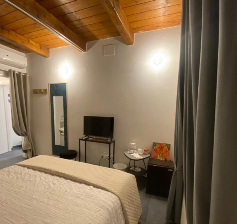 Casa Raffaela Hotel Marina Di Pisa Eksteriør billede