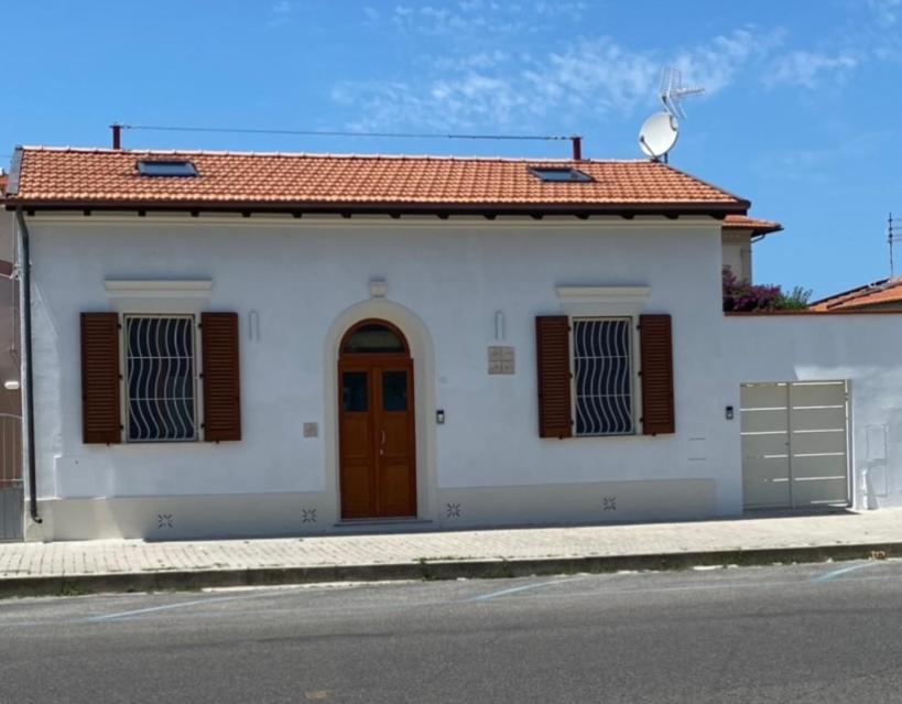 Casa Raffaela Hotel Marina Di Pisa Eksteriør billede